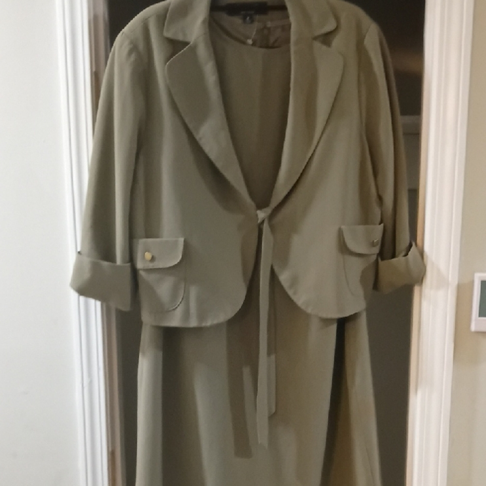Signature by Larry Levine Khaki Trench Coat Set